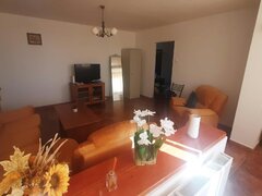Drumul Taberei, Piata Valea Ialomitei